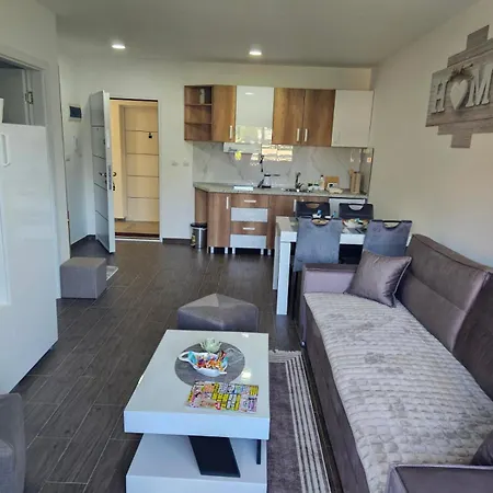 Apartment With Pool *