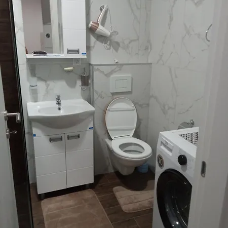 Apartment With Pool