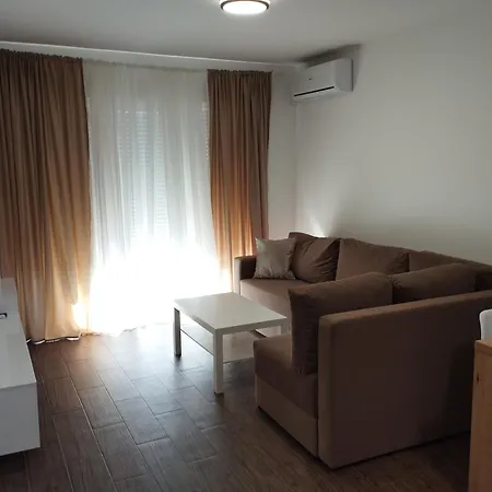 Apartment With Pool Veliko Gradiste
