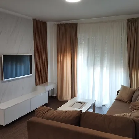 Apartment With Pool Veliko Gradiste