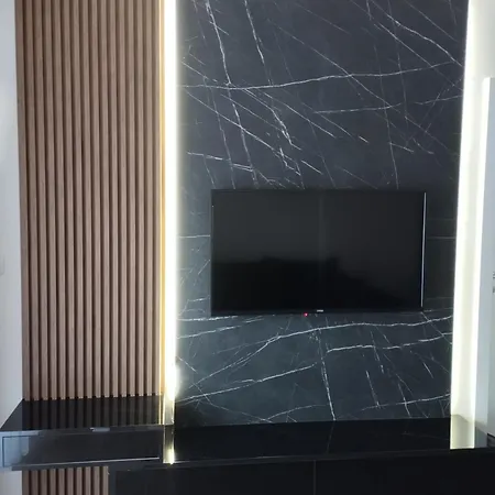 With Pool Apartament