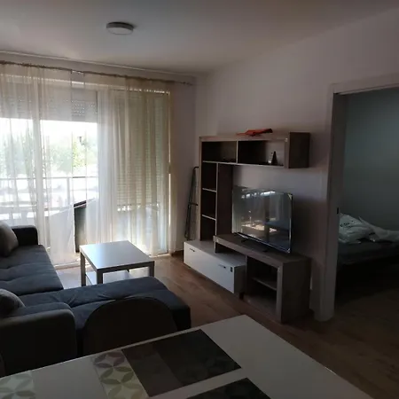 Apartment With Pool